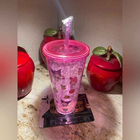 BRAND NEW Plastic Hello Kitty and Friends Tumbler - Picture 4 of 5